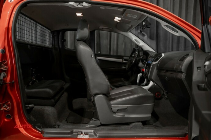 isuzu-d-max-diesel-2015-big-13