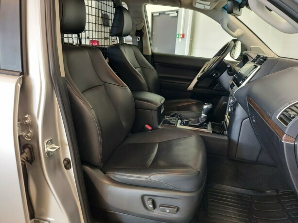 toyota-land-cruiser-diesel-2021-big-18