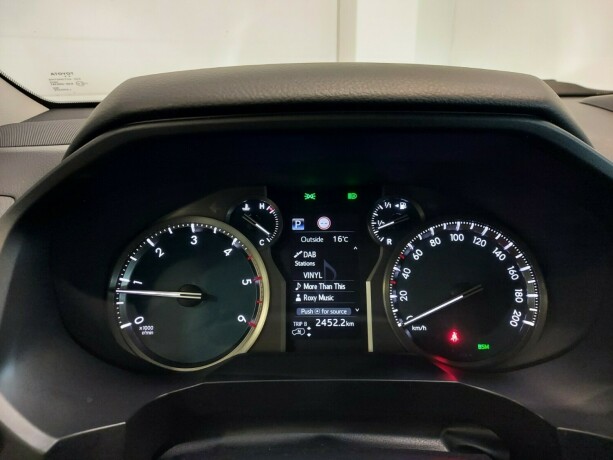 toyota-land-cruiser-diesel-2021-big-36