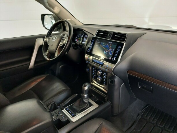 toyota-land-cruiser-diesel-2021-big-19