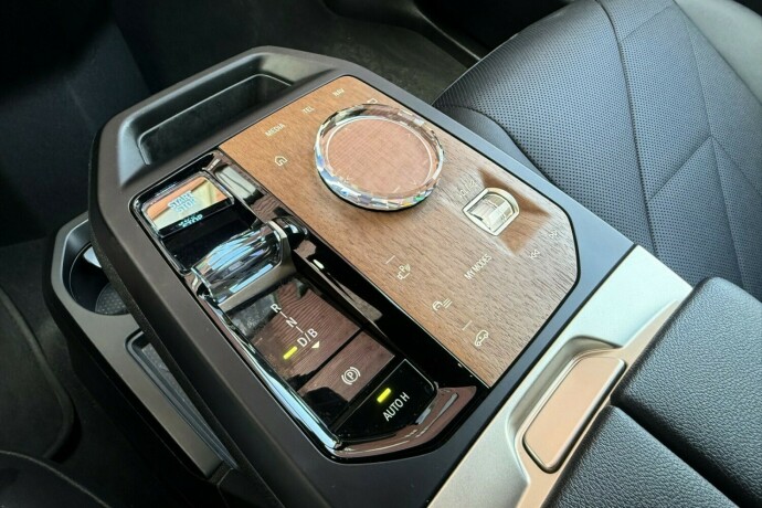 bmw-ix-elektrisitet-2022-big-22