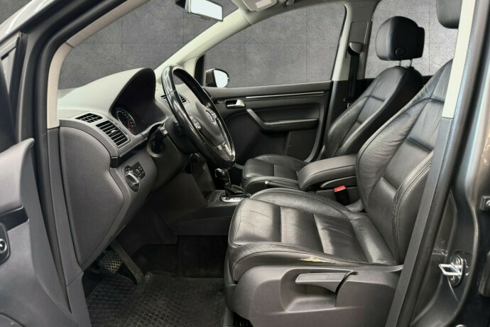 volkswagen-touran-diesel-2015-big-12