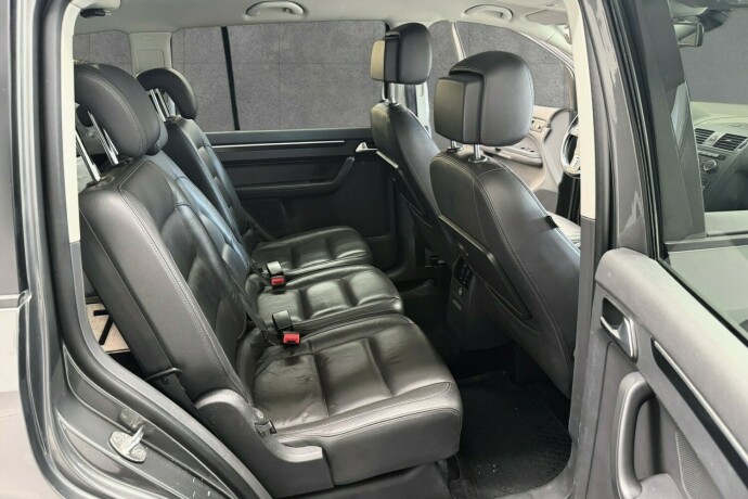 volkswagen-touran-diesel-2015-big-26