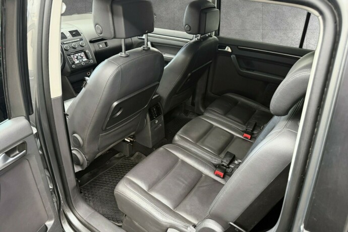 volkswagen-touran-diesel-2015-big-24