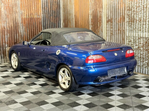 mg-f-bensin-1998-big-30