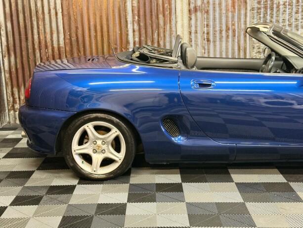 mg-f-bensin-1998-big-3