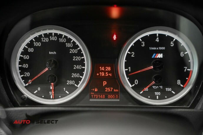 bmw-335i-bensin-2008-big-31
