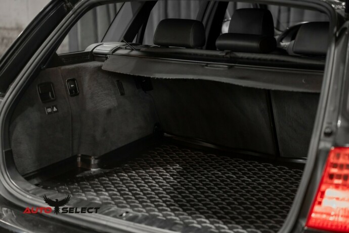 bmw-320i-bensin-2010-big-10
