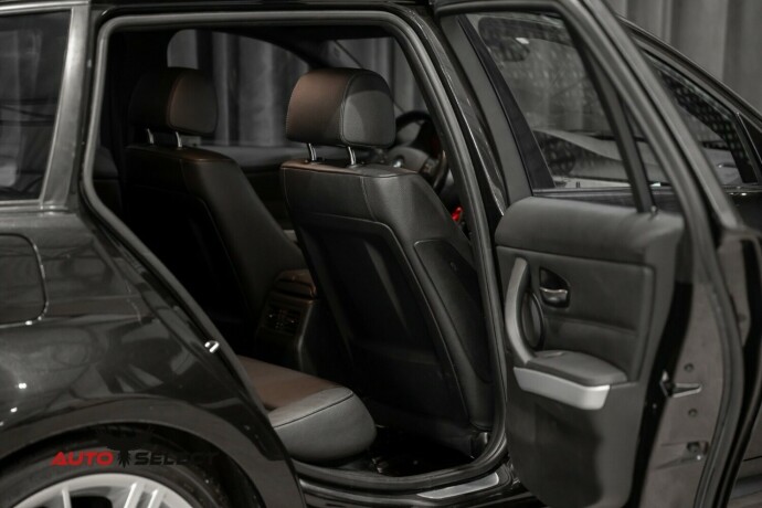 bmw-320i-bensin-2010-big-12