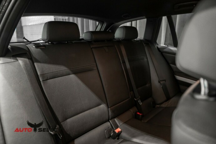 bmw-320i-bensin-2010-big-13