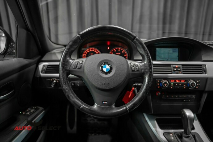 bmw-320i-bensin-2010-big-23
