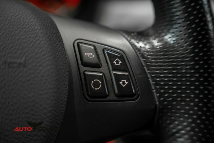 bmw-320i-bensin-2010-big-28
