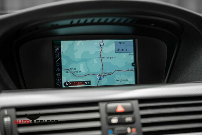 bmw-320i-bensin-2010-big-32