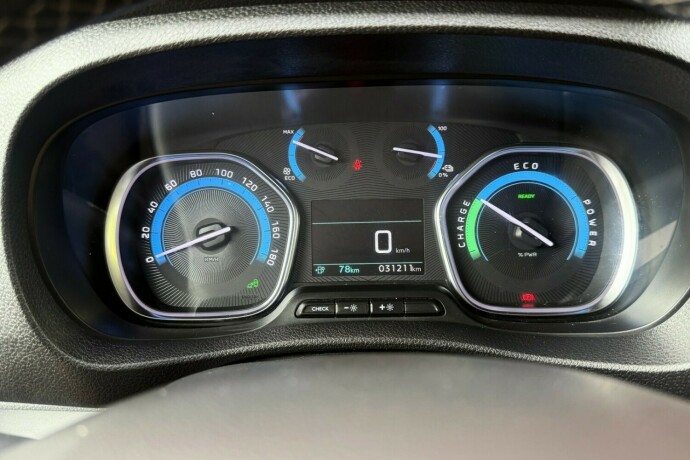 peugeot-e-expert-elektrisitet-2021-big-30