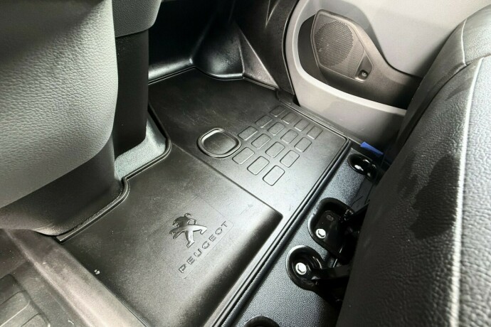 peugeot-e-expert-elektrisitet-2021-big-38