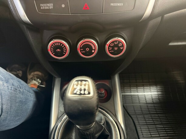 mitsubishi-asx-diesel-2011-big-14