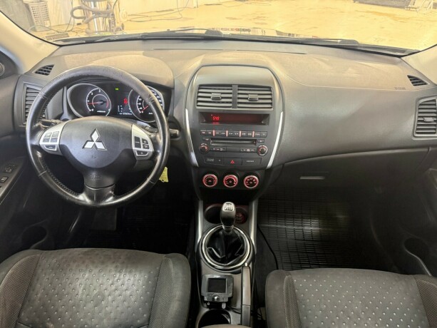 mitsubishi-asx-diesel-2011-big-9