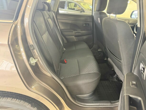 mitsubishi-asx-diesel-2011-big-18