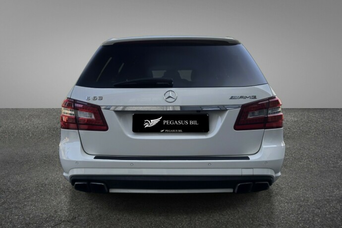 mercedes-benz-e63-bensin-2011-big-4