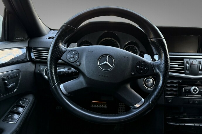 mercedes-benz-e63-bensin-2011-big-10