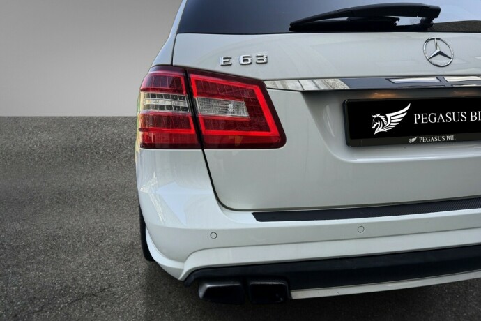 mercedes-benz-e63-bensin-2011-big-6