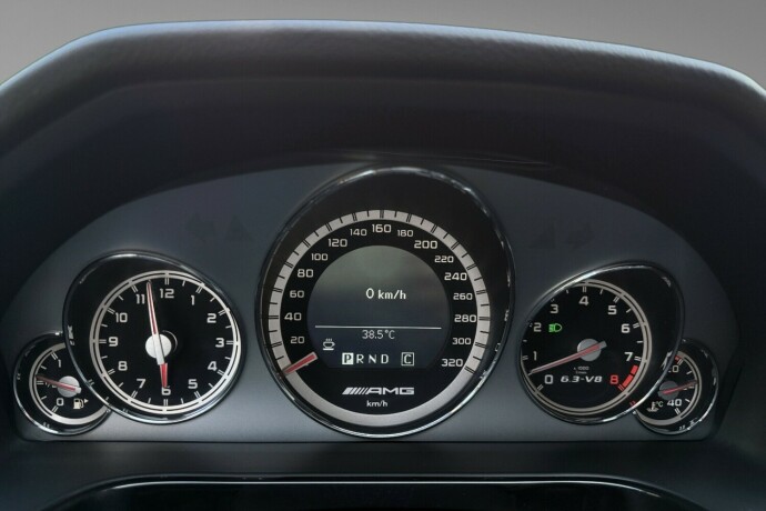mercedes-benz-e63-bensin-2011-big-15