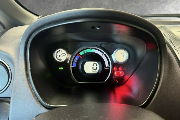 mitsubishi-i-miev-elektrisitet-2015-big-17