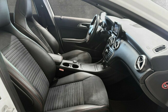 mercedes-benz-a180-bensin-2014-big-17