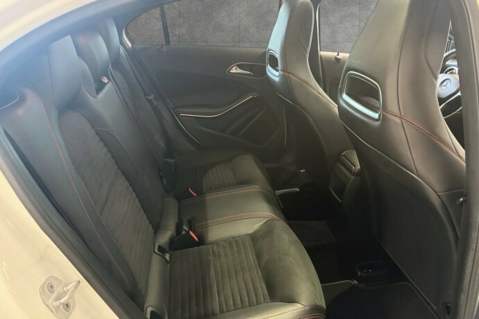 mercedes-benz-a180-bensin-2014-big-16