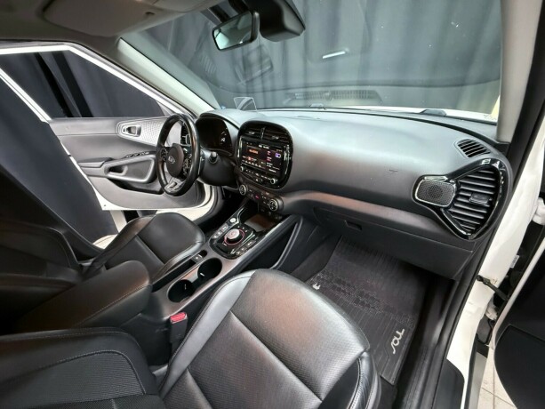 kia-e-soul-elektrisitet-2021-big-28