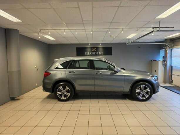mercedes-benz-glc350-e-plug-in-petrol-2018-big-3