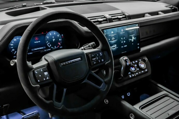 land-rover-defender-110-bensin-2023-big-17