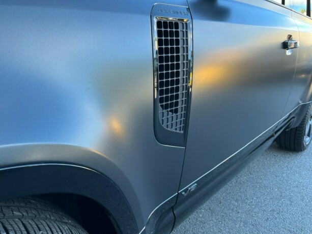 land-rover-defender-110-bensin-2023-big-5