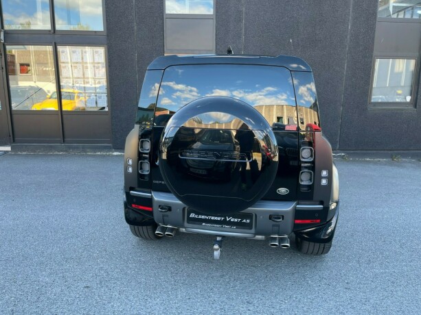 land-rover-defender-110-bensin-2023-big-7
