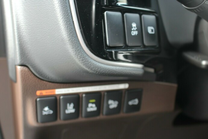 mitsubishi-outlander-elektrisitetbensin-2018-big-13