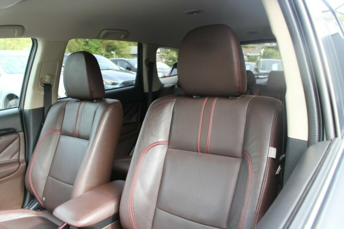mitsubishi-outlander-elektrisitetbensin-2018-big-9