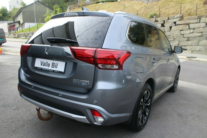 mitsubishi-outlander-elektrisitetbensin-2018-big-5