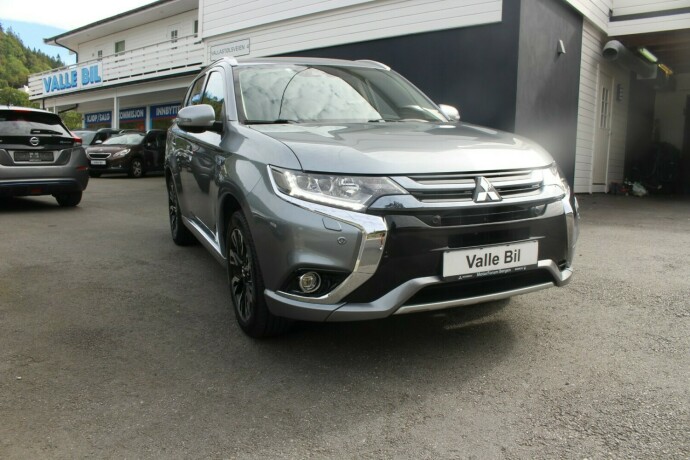 mitsubishi-outlander-elektrisitetbensin-2018-big-0