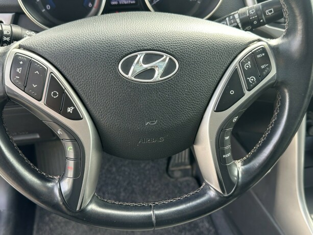 hyundai-i30-diesel-2014-big-11