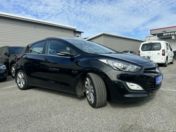hyundai-i30-diesel-2014-big-2