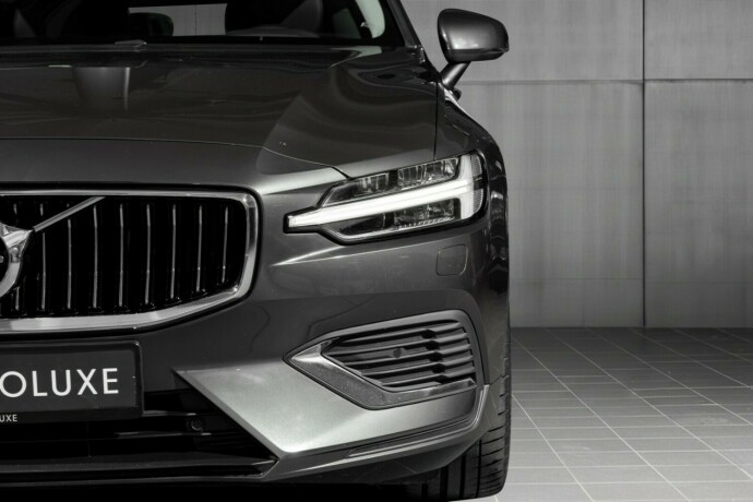 volvo-v60-elektrisitetbensin-2022-big-3