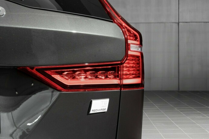 volvo-v60-elektrisitetbensin-2022-big-9