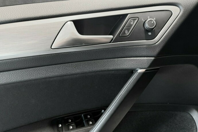 volkswagen-golf-diesel-2017-big-16
