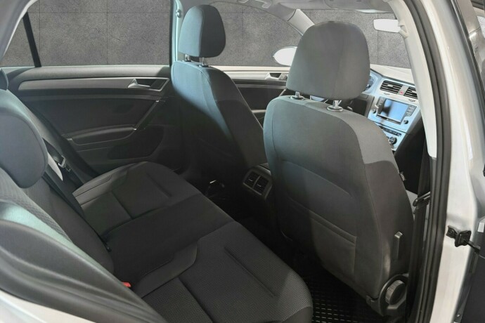volkswagen-golf-diesel-2017-big-23