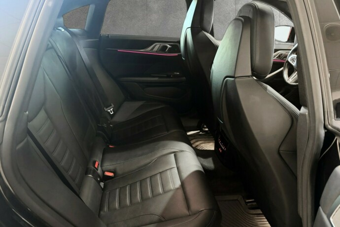 bmw-i4-elektrisitet-2023-big-18