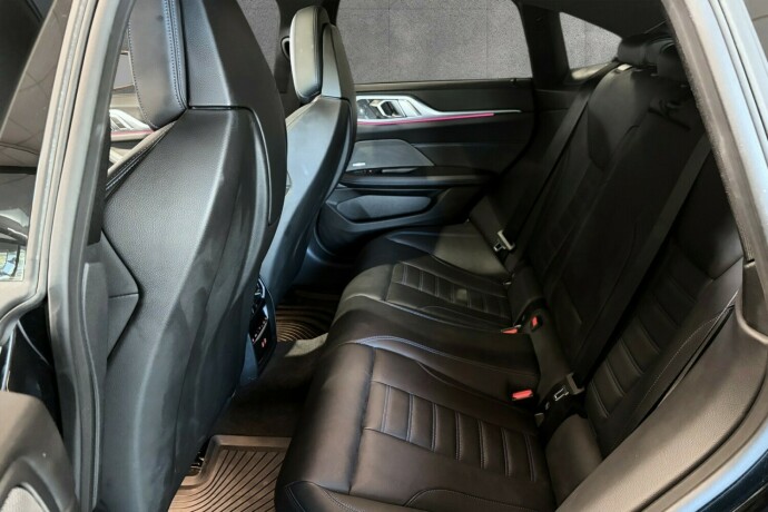 bmw-i4-elektrisitet-2023-big-10