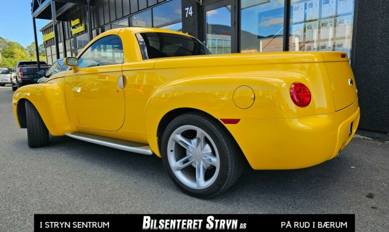 chevrolet-ssr-bensin-2004-big-11