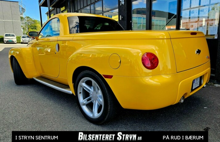 chevrolet-ssr-bensin-2004-big-12