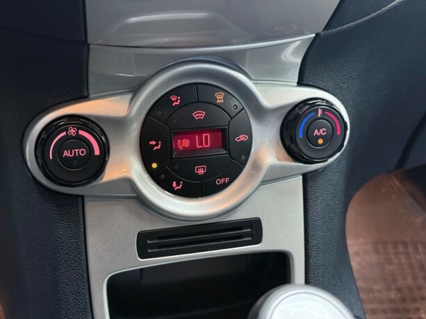 ford-fiesta-bensin-2011-big-14