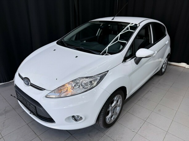 ford-fiesta-bensin-2011-big-2